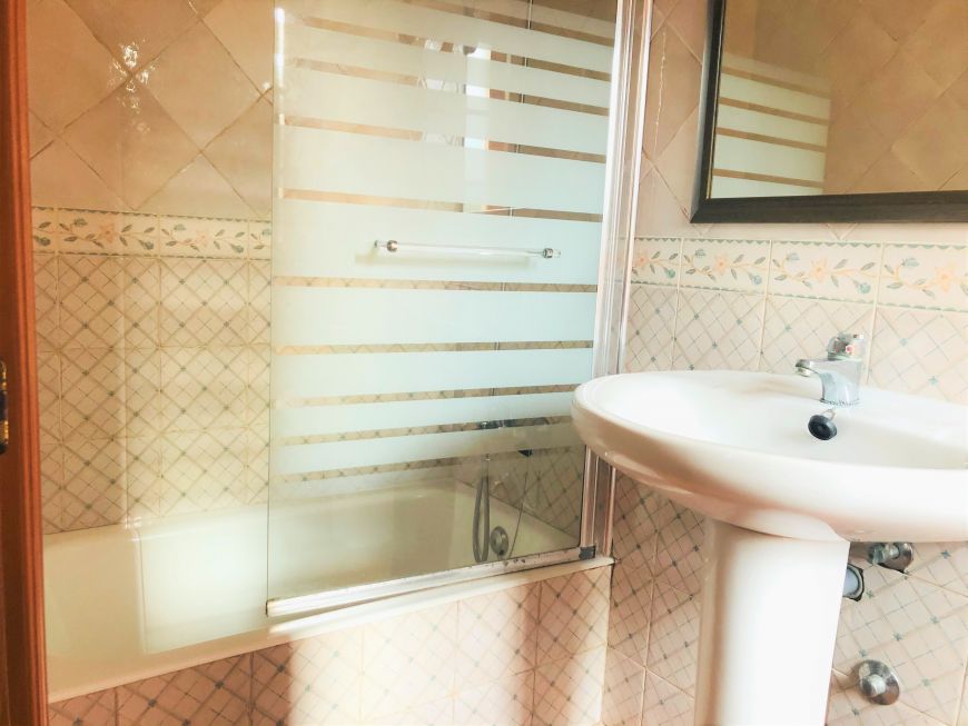 THEA - BAÑO 1.jpg